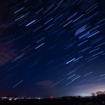 夜空の星が描く軌跡を撮る – 比較明コンポジット合成